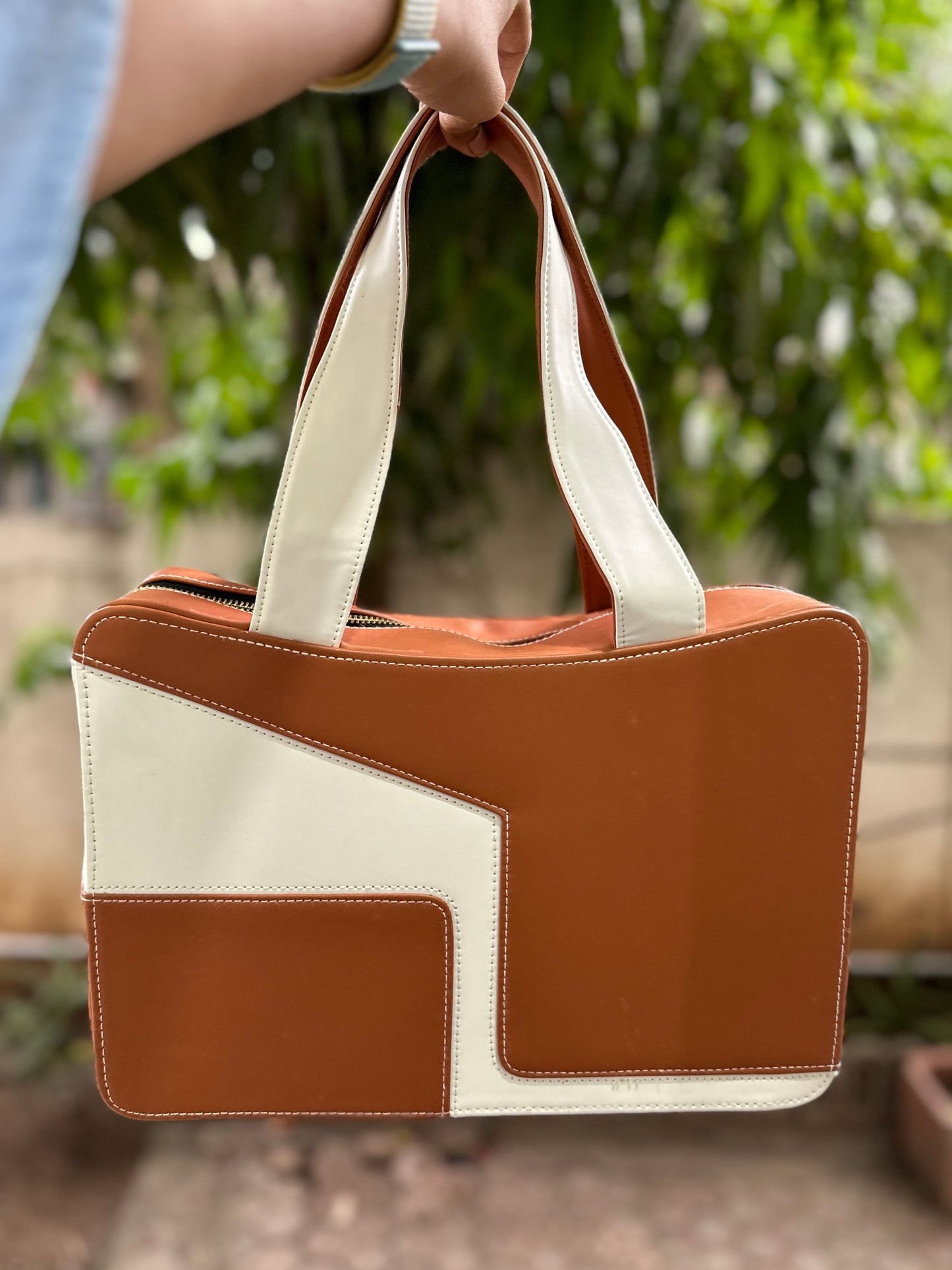 The AM-PM Bag (Brown)
