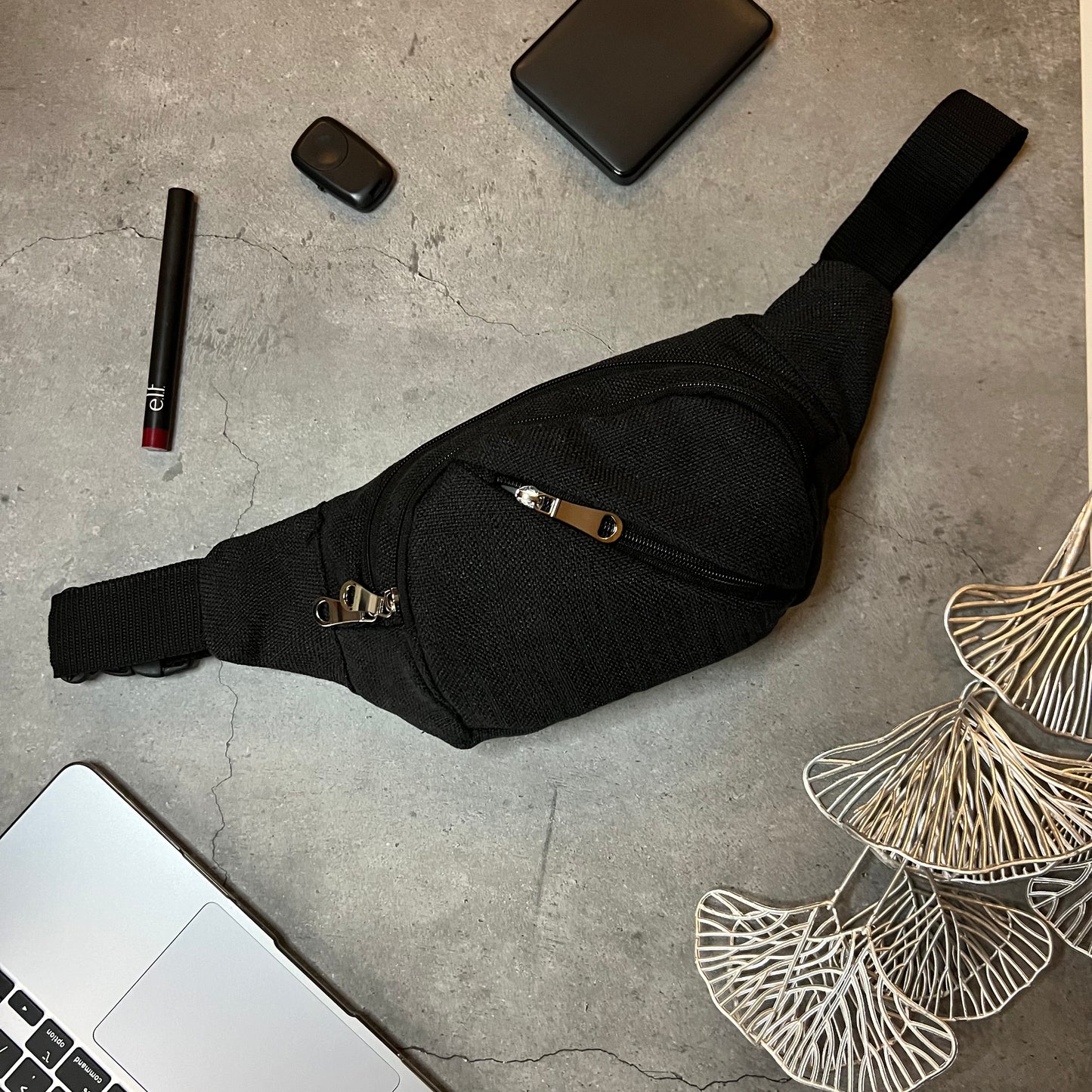 Neo Classical Necessaire