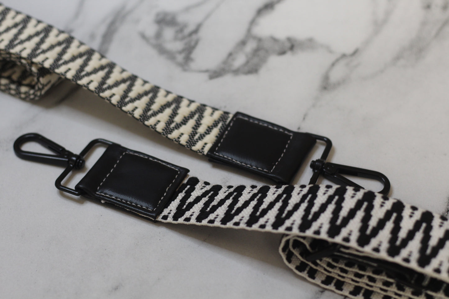 Smart Strap - White & Jet Black